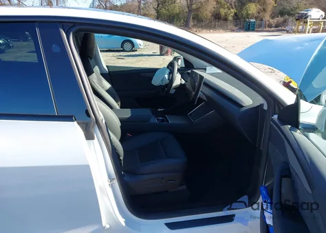 2026 Tesla Model Y Long Range Launch Series/Premium All-Wheel Drive z USA, uszkodzony, nr VIN 7SAYGDEE1TA393717